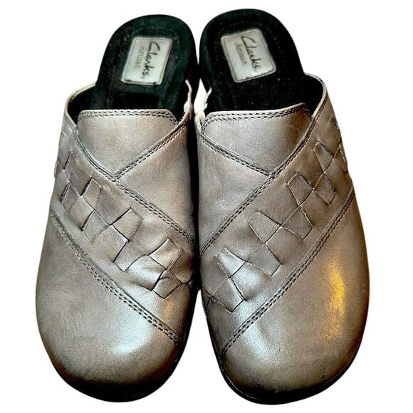 Clark’s Artisan slip-on leather mules/clogs. Rubber soles. Size 9. Like new. - Picture 2 of 5